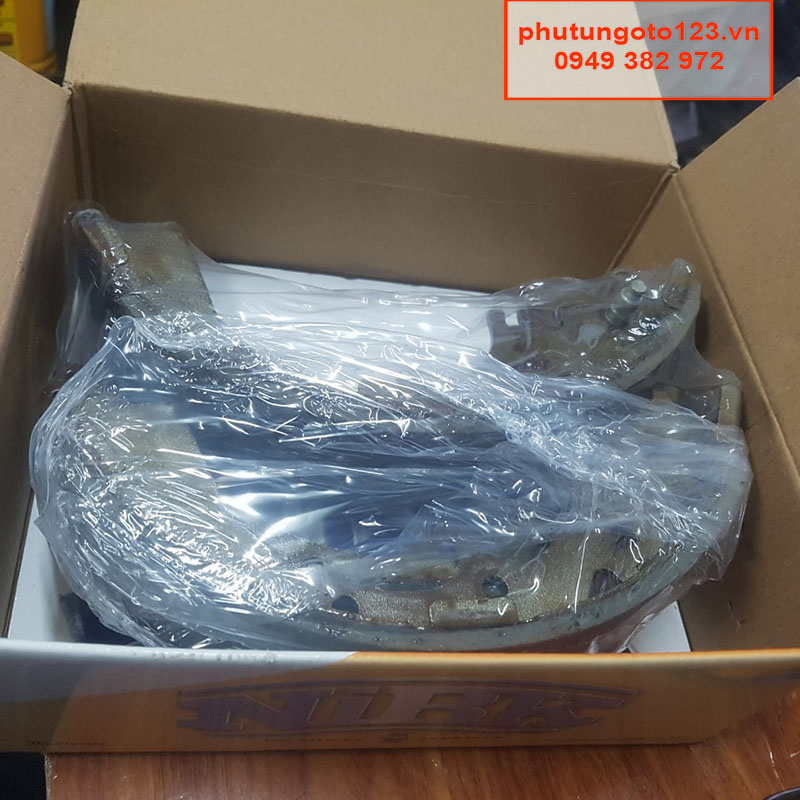 Bố thắng càng sau, Bố sau Toyota Innova 2006, 2007, 2008, 2009, 2010, 2011, 2012, 2013, 2014, 2015 04495-0K010 Nhật Bản NiBK