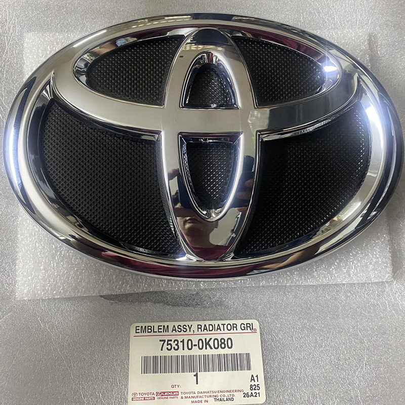 Logo mặt calang Toyota Fortuner 2017-2022 75310-0K080 chính hãng